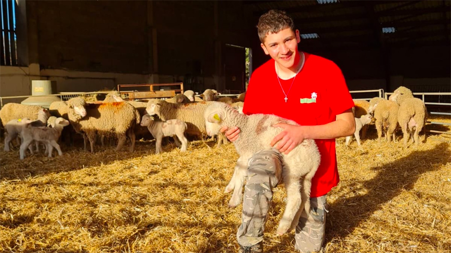 SALON DE L’AGRICULTURE. Le plus jeune candidat pour le meilleur jeune berger de France