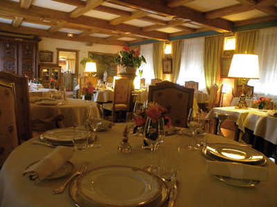 la_bonne_etape_salle_restaurant.jpg